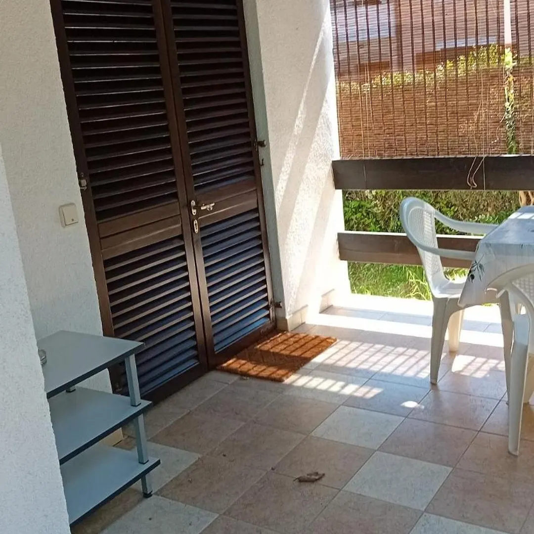 Apartments With Parking Spaces Premantura, Medulin - 24532 Пула